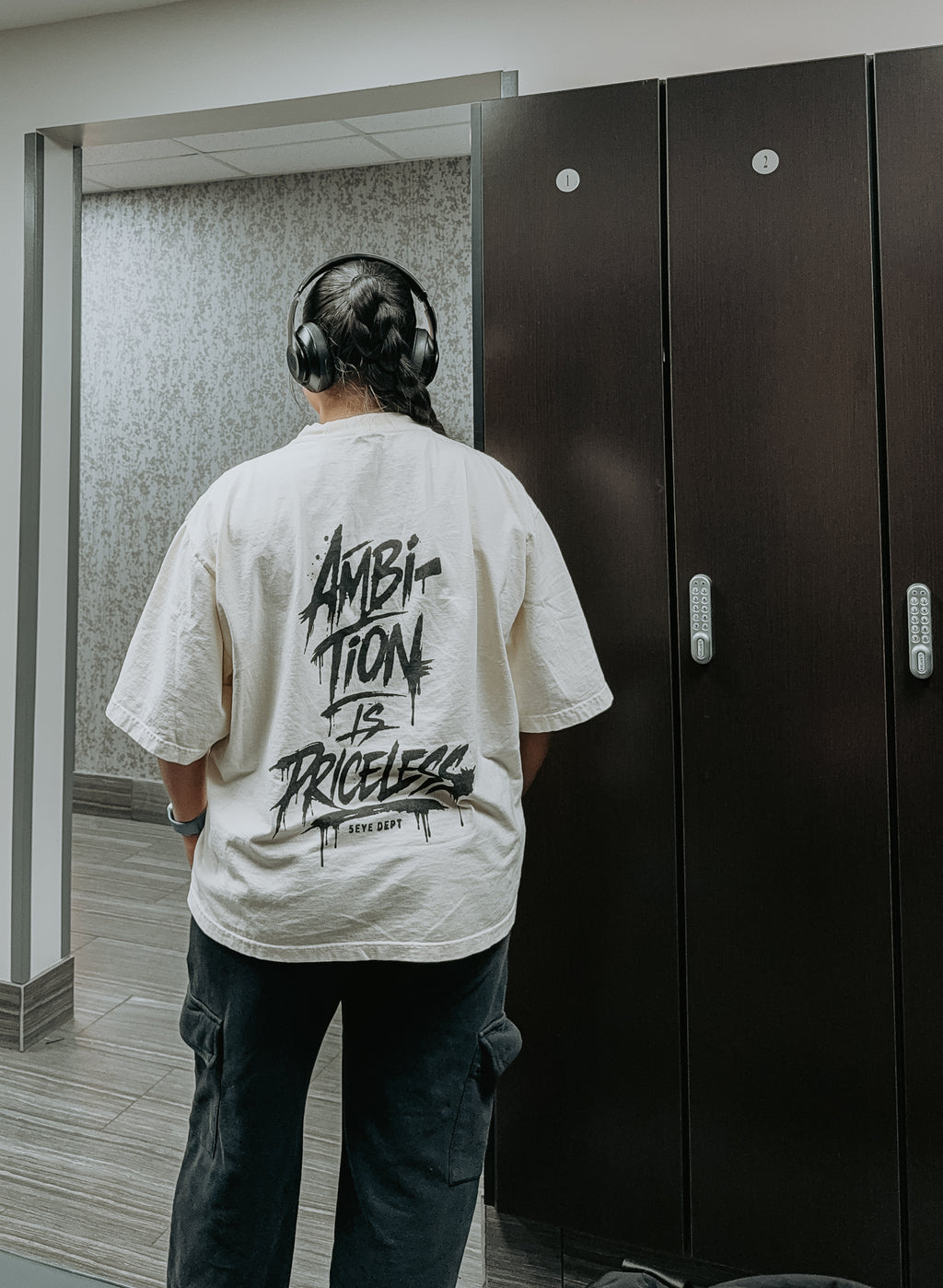 Off-white oversized tees